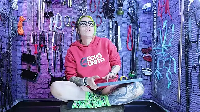 Snapshot of PANDORANEZZ chatting on 02-15-25, 01:53 PANDORANEZZ online show from 02-15-25, 01:53