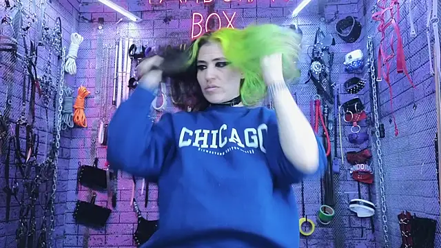 Snapshot of PANDORANEZZ chatting on 02-15-25, 08:33 PANDORANEZZ online show from 02-15-25, 08:33