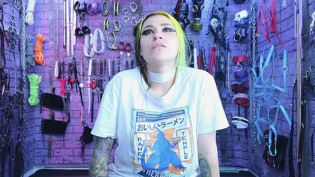 Snapshot of PANDORANEZZ chatting on 02-20-25, 05:29 PANDORANEZZ online show from 02-20-25, 05:29