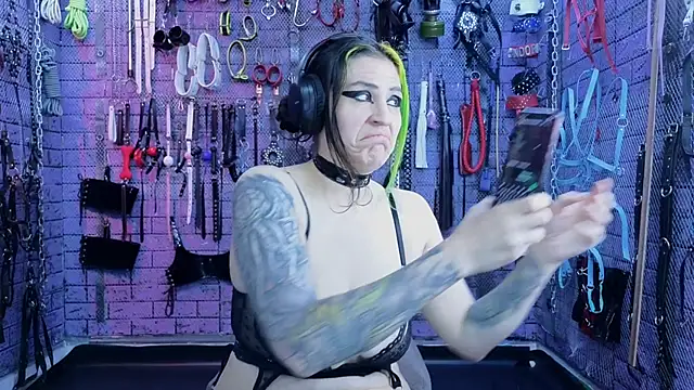 Snapshot of PANDORANEZZ chatting on 03-08-25, 12:20 PANDORANEZZ online show from 03-08-25, 12:20