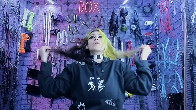 Snapshot of PANDORANEZZ chatting on 03-22-25, 06:11 PANDORANEZZ online show from 03-22-25, 06:11