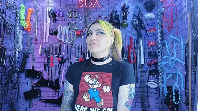 Snapshot of PANDORANEZZ chatting on 10-19-25, 08:04 PANDORANEZZ online show from 10-19-25, 08:04