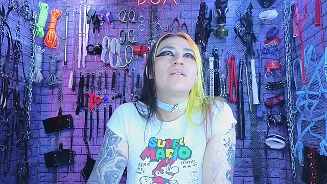 Snapshot of PANDORANEZZ chatting on 11-19-25, 06:02 PANDORANEZZ online show from 11-19-25, 06:02