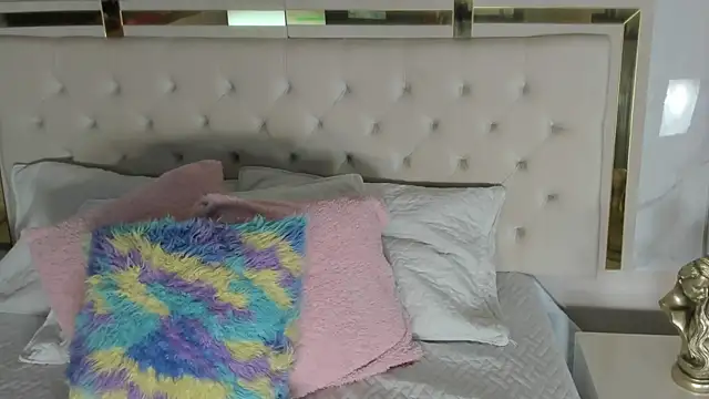 Meghan stonne  online show from 11-23-25, 07:13