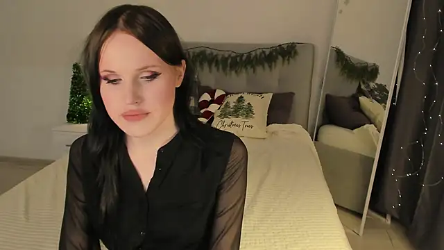 EffieMinki online show from 12-21-25, 10:00