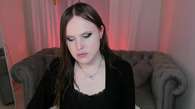 Snapshot of EffieMinki chatting on 07-11-26, 10:22 EffieMinki online show from 07-11-26, 10:22