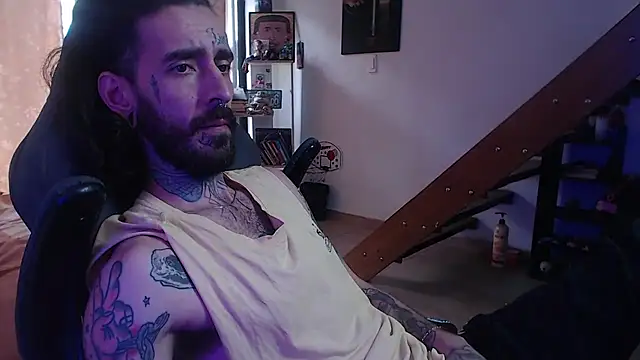 Snapshot of harry_reems1 chatting on 12-24-24, 02:44 harry reems1 online show from 12-24-24, 02:44