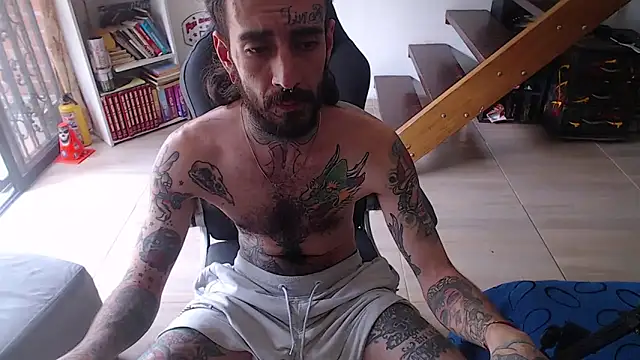 Snapshot of harry_reems1 chatting on 12-31-24, 06:46 harry reems1 online show from 12-31-24, 06:46