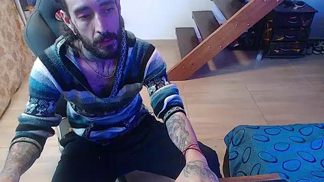 Snapshot of harry_reems1 chatting on 01-08-25, 05:05 harry reems1 online show from 01-08-25, 05:05