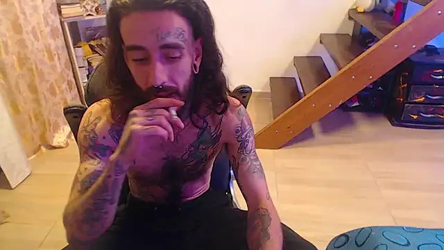 Snapshot of harry_reems1 chatting on 01-10-25, 02:14 harry reems1 online show from 01-10-25, 02:14