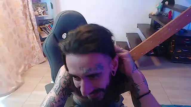 Snapshot of harry_reems1 chatting on 01-12-25, 12:44 harry reems1 online show from 01-12-25, 12:44