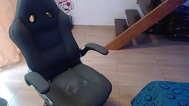 Snapshot of harry_reems1 chatting on 01-12-25, 03:46 harry reems1 online show from 01-12-25, 03:46