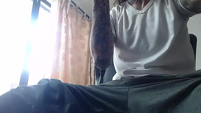 Snapshot of harry_reems1 chatting on 01-13-25, 04:08 harry reems1 online show from 01-13-25, 04:08