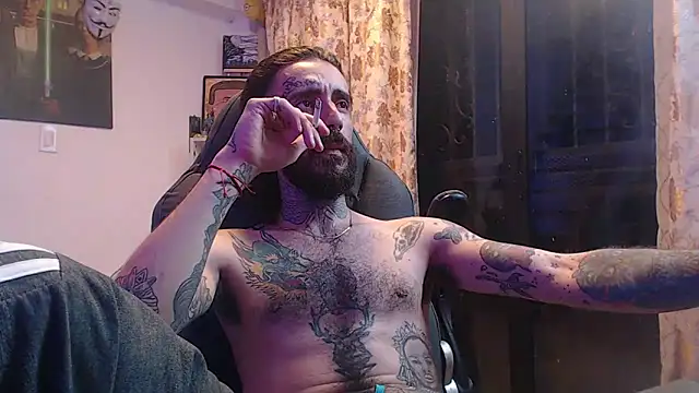 Snapshot of harry_reems1 chatting on 01-16-25, 02:51 harry reems1 online show from 01-16-25, 02:51