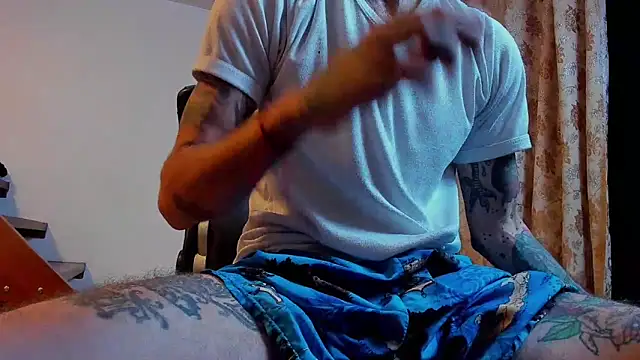 Snapshot of harry_reems1 chatting on 03-07-25, 05:40 harry reems1 online show from 03-07-25, 05:40