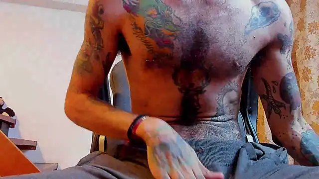 Snapshot of harry_reems1 chatting on 03-09-25, 09:02 harry reems1 online show from 03-09-25, 09:02