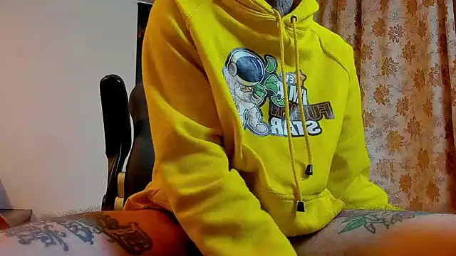 Snapshot of harry_reems1 chatting on 03-09-25, 12:09 harry reems1 online show from 03-09-25, 12:09