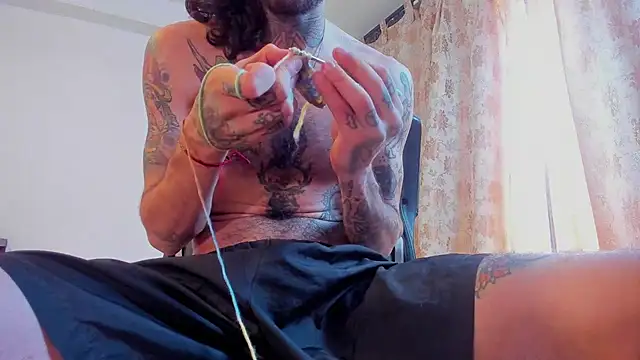 Snapshot of harry_reems1 chatting on 03-17-25, 05:16 harry reems1 online show from 03-17-25, 05:16