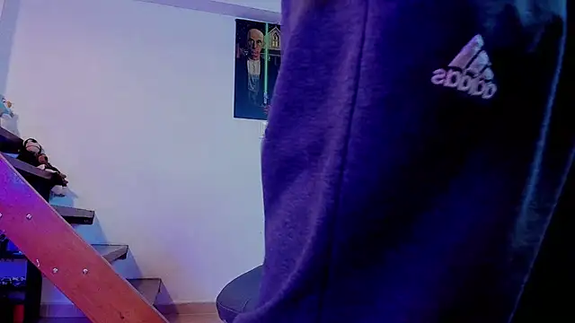 Snapshot of harry_reems1 chatting on 03-19-25, 04:02 harry reems1 online show from 03-19-25, 04:02