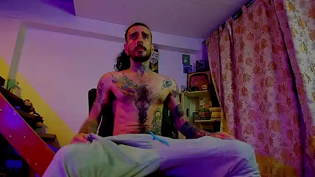 Snapshot of harry_reems1 chatting on 03-20-25, 08:31 harry reems1 online show from 03-20-25, 08:31