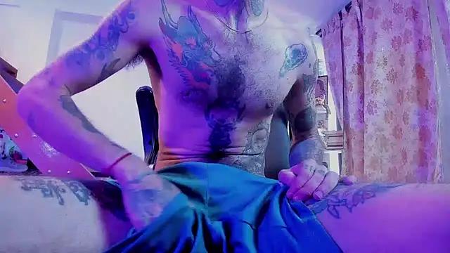 Snapshot of harry_reems1 chatting on 03-20-25, 07:46 harry reems1 online show from 03-20-25, 07:46