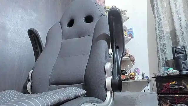 Snapshot of harry_reems1 chatting on 11-05-25, 11:54 harry reems1 online show from 11-05-25, 11:54