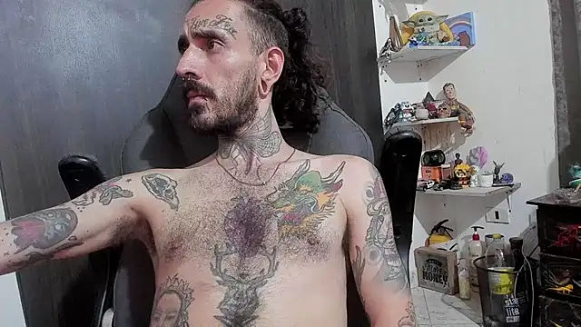 Snapshot of harry_reems1 chatting on 11-06-25, 04:57 harry reems1 online show from 11-06-25, 04:57