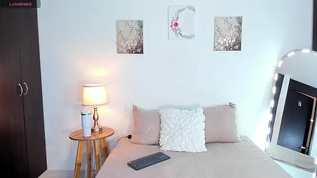 SarahCinnamon- online show from 01-13-26, 08:14