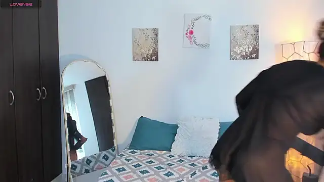 SarahCinnamon- online show from 02-19-26, 07:10