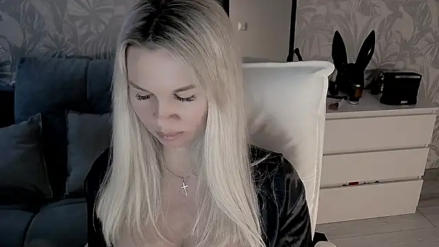 EvaRelusionJ online show from 10-29-25, 02:25