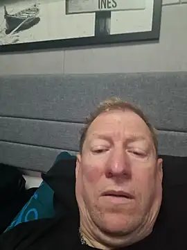 tomtom111111 online show from 10-11-25, 09:52