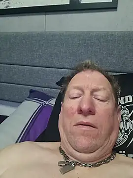 tomtom111111 online show from 11-02-25, 03:03