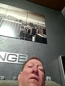 tomtom111111 online show from 12-05-25, 07:43