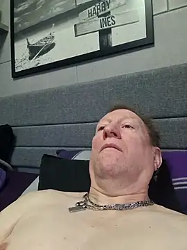 tomtom111111 online show from 02-01-26, 11:53