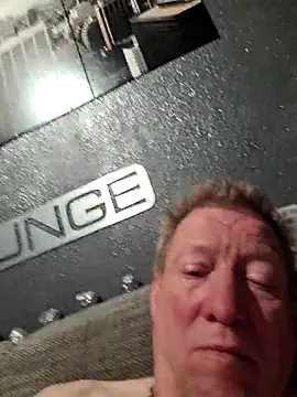 tomtom111111 online show from 03-13-26, 07:42