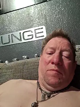 tomtom111111 online show from 04-20-26, 09:05