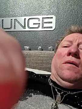 tomtom111111 online show from 04-25-26, 02:25