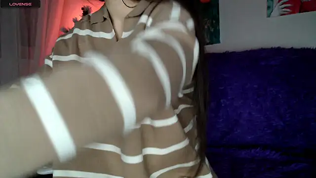 Snapshot of Lili_asian chatting on 01-24-25, 07:49 Lili asian online show from 01-24-25, 07:49