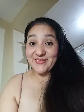 Snapshot of Gatubela212 chatting on 05-31-26, 12:19 Gatubela212 online show from 05-31-26, 12:19