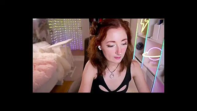 Cissy Glitter online show from 11-11-25, 08:09