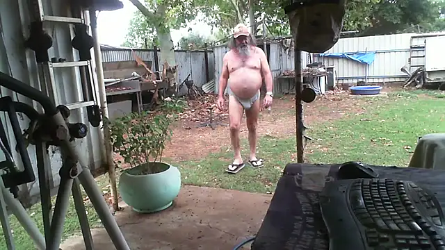 herbie010666 online show from 11-15-25, 04:10