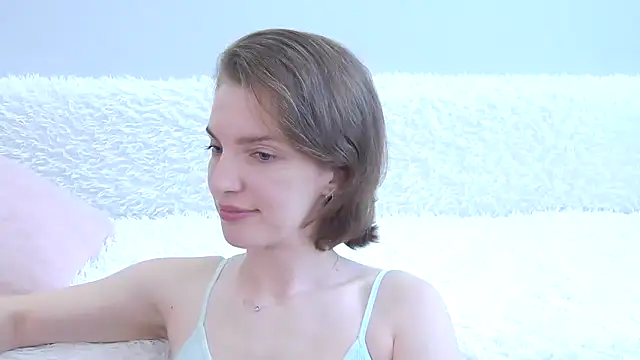 Snapshot of Beauty_Alex chatting on 05-28-26, 01:47 Beauty Alex online show from 05-28-26, 01:47