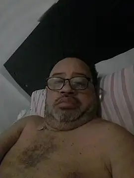 Snapshot of djtomxxx2777 chatting on 10-24-25, 03:25 djtomxxx2777 online show from 10-24-25, 03:25