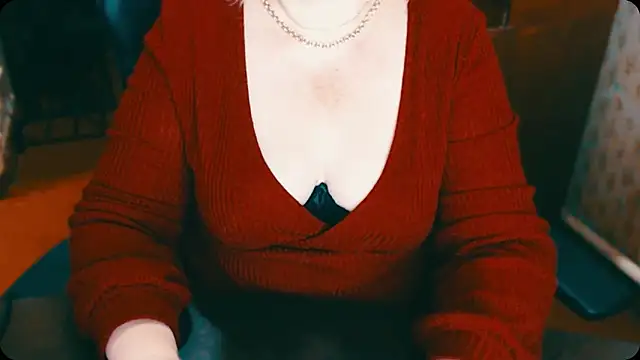 Snapshot of AlisaHot55 chatting on 12-17-24, 01:05 AlisaHot55 online show from 12-17-24, 01:05