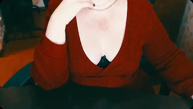 Snapshot of AlisaHot55 chatting on 12-17-24, 04:11 AlisaHot55 online show from 12-17-24, 04:11
