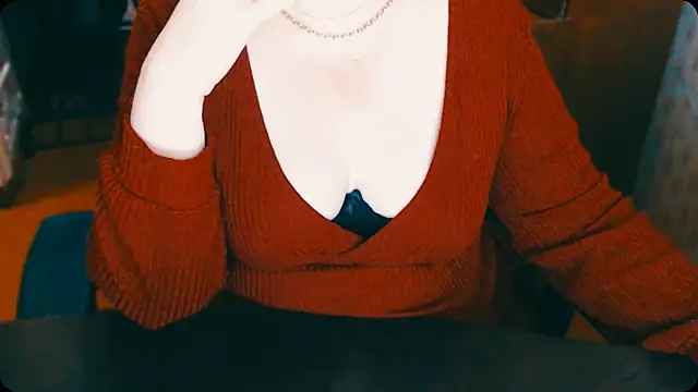 Snapshot of AlisaHot55 chatting on 12-20-24, 10:05 AlisaHot55 online show from 12-20-24, 10:05