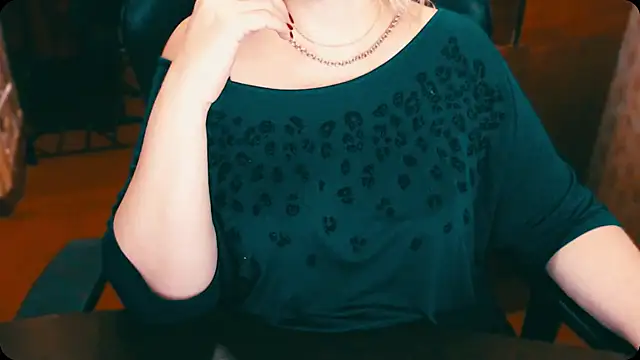 Snapshot of AlisaHot55 chatting on 01-17-25, 04:47 AlisaHot55 online show from 01-17-25, 04:47