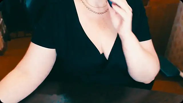 Snapshot of AlisaHot55 chatting on 01-20-25, 11:02 AlisaHot55 online show from 01-20-25, 11:02