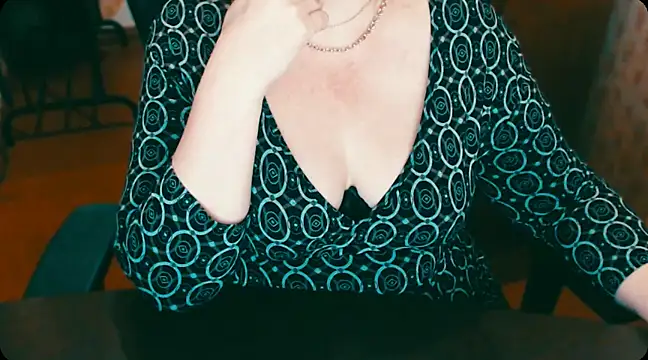Snapshot of AlisaHot55 chatting on 02-12-25, 01:06 AlisaHot55 online show from 02-12-25, 01:06