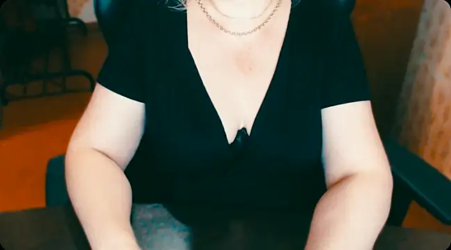 Snapshot of AlisaHot55 chatting on 02-15-25, 02:11 AlisaHot55 online show from 02-15-25, 02:11